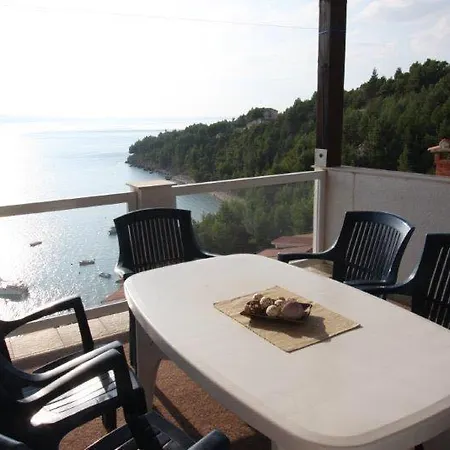 Apartment Ella Omiš